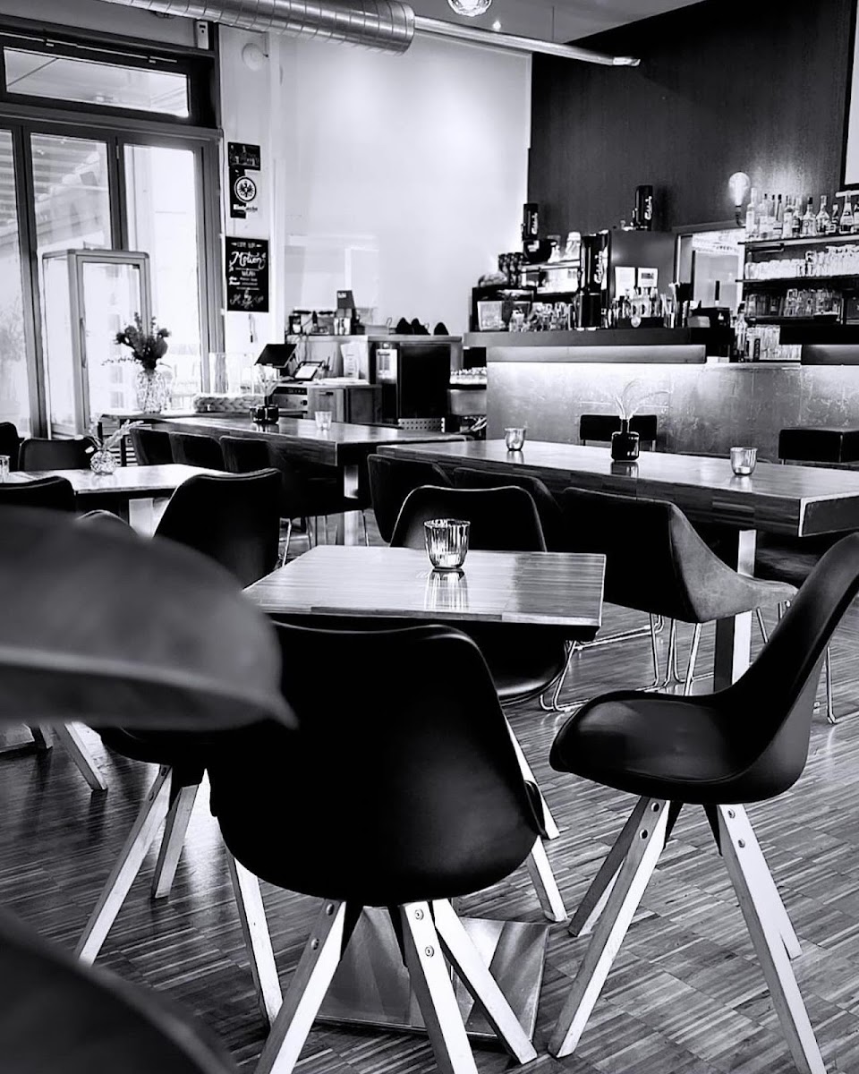 Motion Café Bar